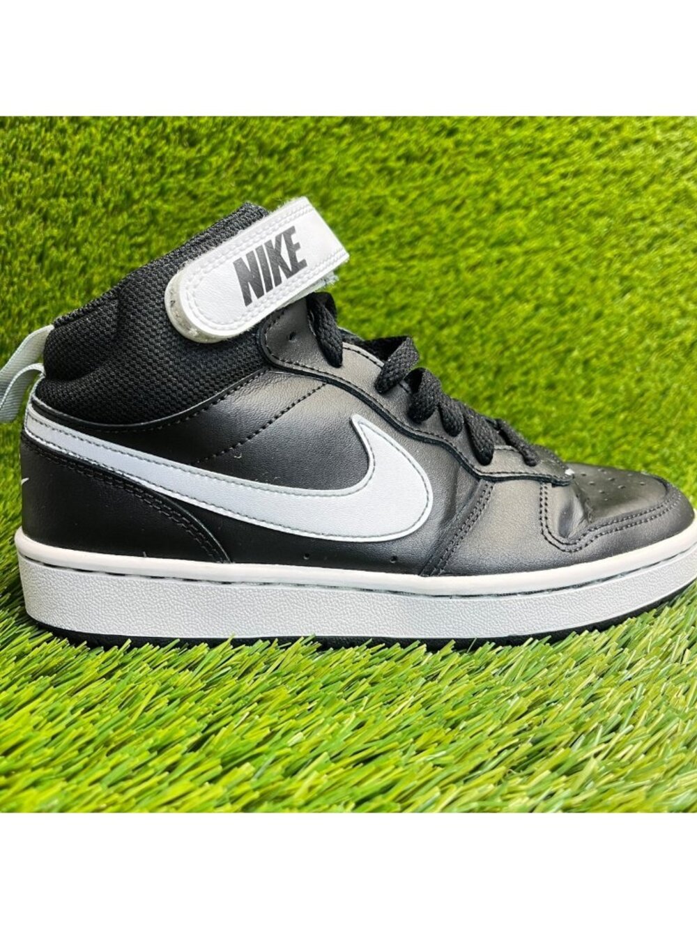Nike Court Borough Mid 2 Boys Size 5Y Black Athletic Basketball Shoes Sneakers
